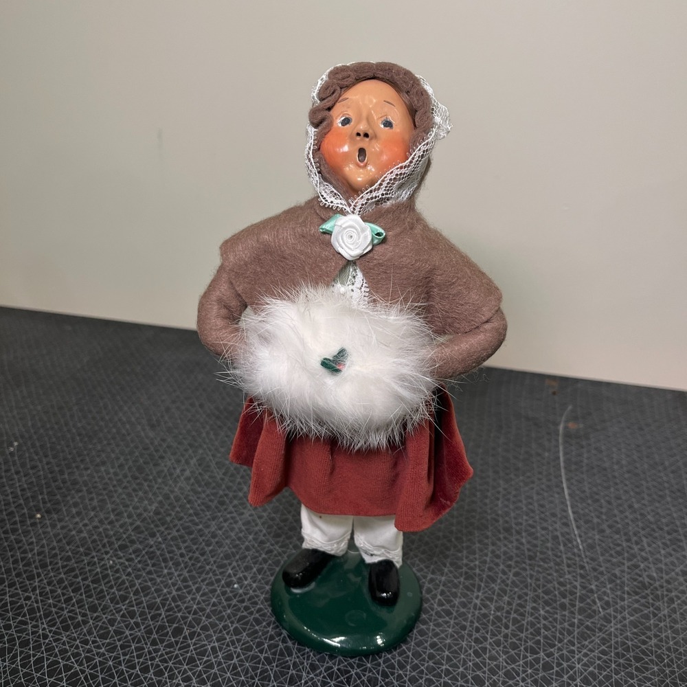 Vtg Byers Choice Carolers Girl Child, White Fur Muff, Lace Hood Holly White Rose